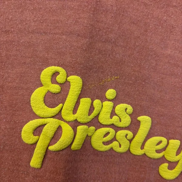 Elvis Presley Puffy Print Rock Tshirt size Medium - Image 5