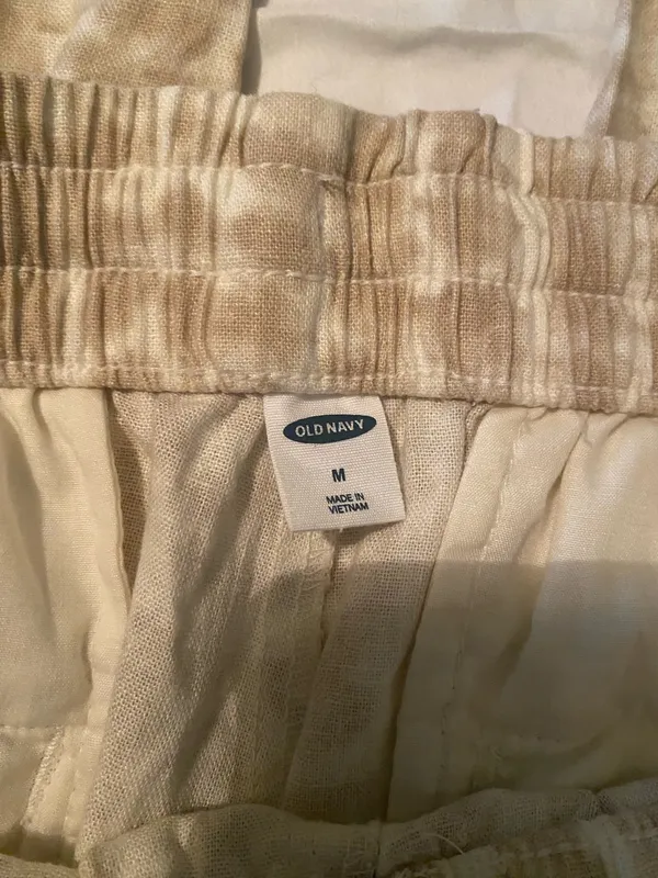 Old Navy Linen Pants. Size Medium - Image 3