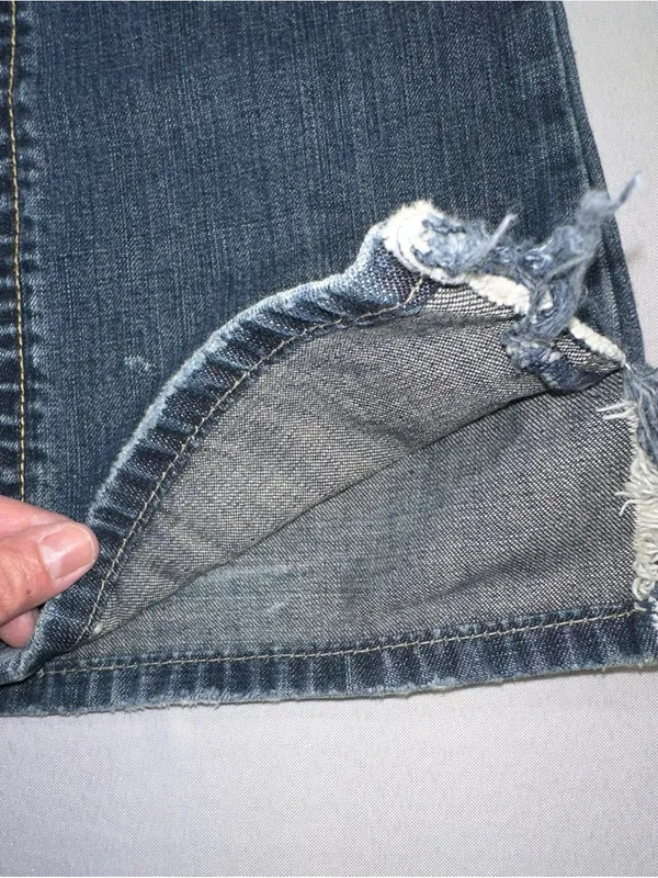 Silver Jeans Women's Distressed Bootcut Blue Denim Jeans Raw Hem Size 26 - Image 3