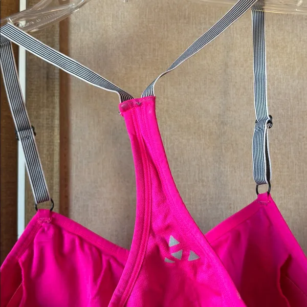FINAL MARKDOWN Balanced tech Vibrant Pink Sports Bra xl - Image 5