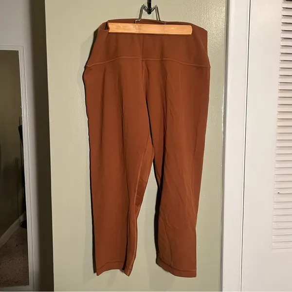 Lululemon Women's Size 14 Align High-Rise Crop 21" Copper Brown Tight Pant - Image 3