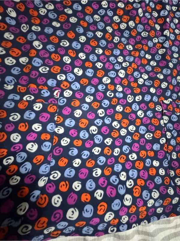 Happy Scrubs Smiley Print V-Neck Top - Navy/Purple/Pink M - Image 3