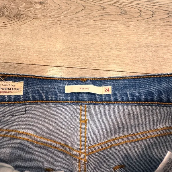 Levis Big E Wedgie Fit Jeans‎ Distressed Raw Hem Denim Size 24 Straight - Image 8
