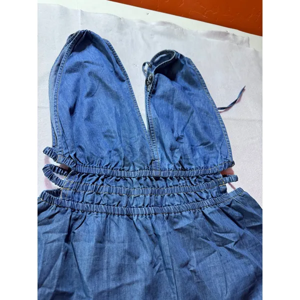 Indulge In Style Denim Jumpsuit XL Blue Wide Leg Halter V-Neck Smocked Waist - Image 2