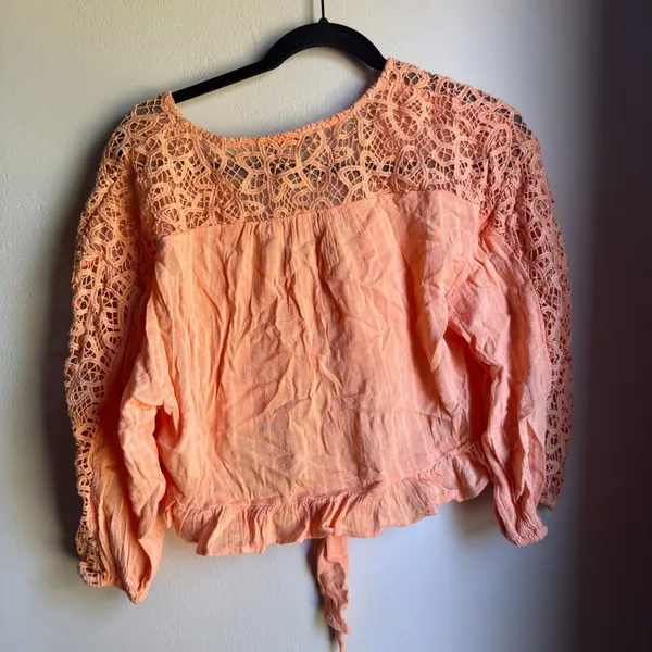 American Eagle V-Neck Lace Tie-Front Blouse in Coral Size Medium Boho Beach - Image 5