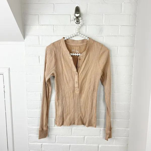 Aerie Road Trip Long Sleeve Henley Ribbed Shirt Size M - Image 2
