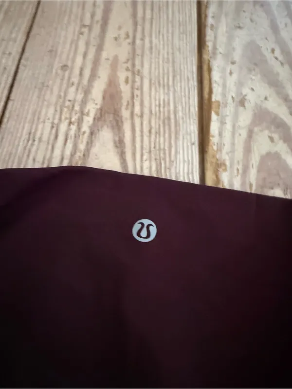 Lululemon Tight Stuff Tight II Scallop Leggings reversible no size dot size 6 - Image 4
