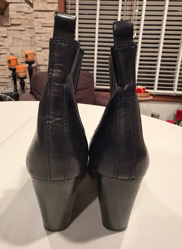 Frye | Tate Chelsea boot. Size: 7  - Image 4