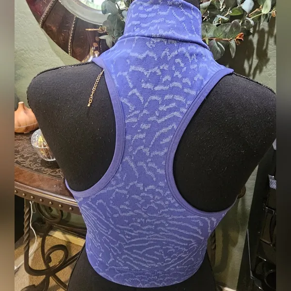 Gymshark top - Image 8