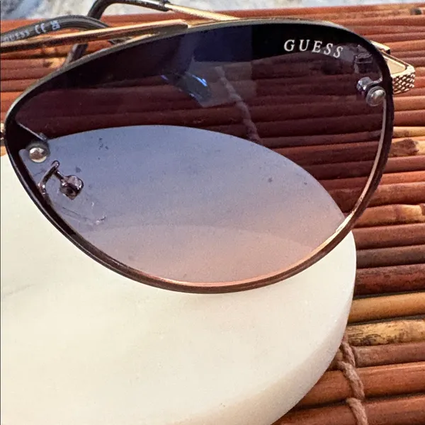 Guess Unisex Black and Gold Aviator Sunglasses - Image 4