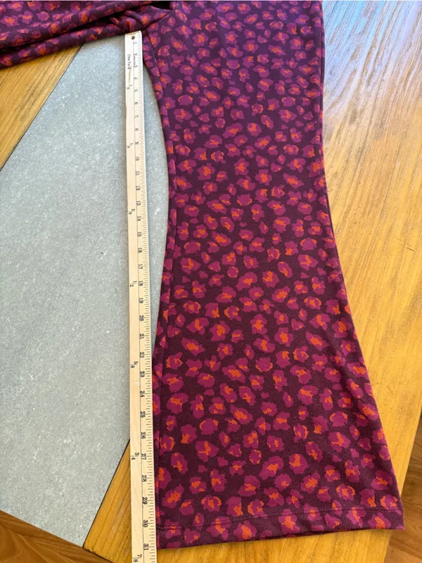 Anthropologie Porridge Flared Ponte Pull-On Pants Wine Burgundy Ditsy Floral XL - Image 7
