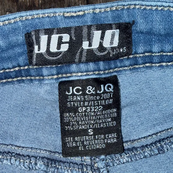 Chic Blue Flare Jeans with Distressed Details - Image 2
