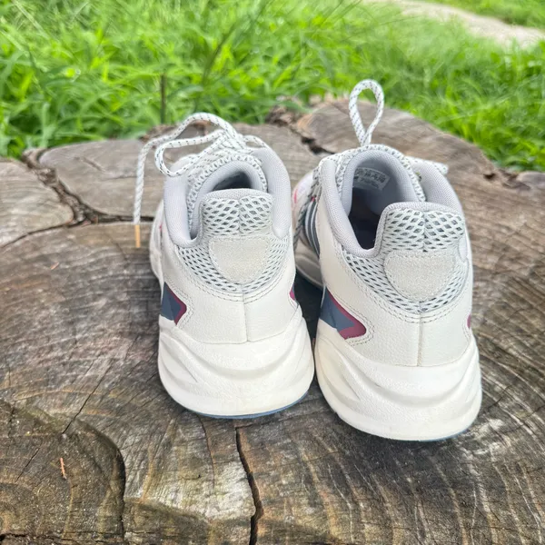 Adidas Womens 90s Valasion Running Shoes size 8 - Image 3