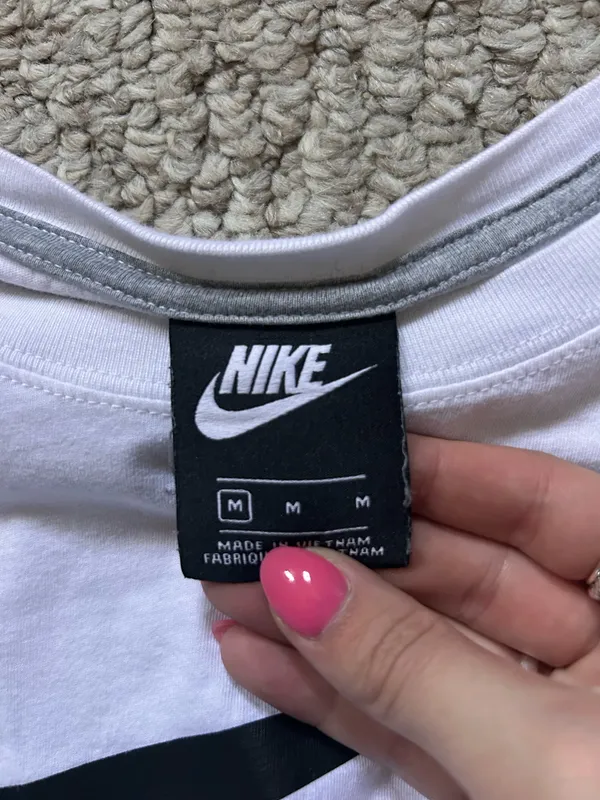 White Nike Just Do It Cropped T-Shirt - Image 3