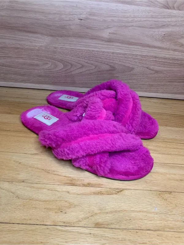Ugg Scuffita Women's Slippers in Pink - Size 9 - Image 2