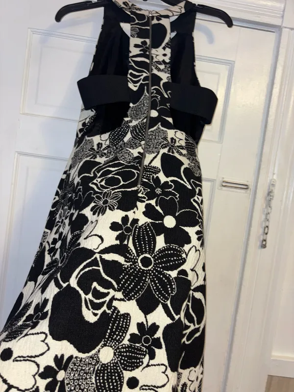 Zara Basic White Black Sleeveless Fit and Flare Dress S Floral Cut Out Back - Image 10