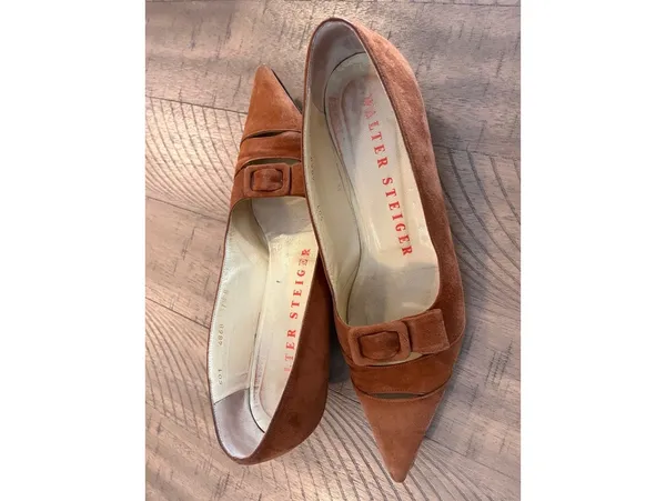 Vintage Walter Steiger Tan Suede Pointed Toe Buckle Pumps Size 7.5 Made in Italy - Image 10