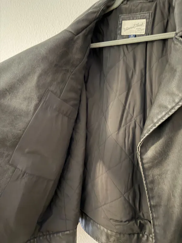 Universal Threads Leather jacket - Image 4