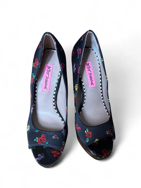 Betsey Johnson Kenedy Satin Floral Platform Peep Toe Pumps Black Rose Heels 6.5M - Image 8