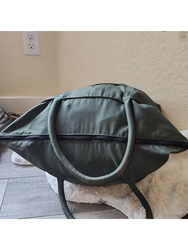 Clinique Dark Military Gym Travel Bag Big Pockets Acrivewear Handles - Image 7