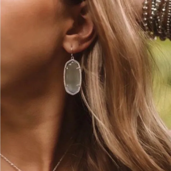 Kendra Scott Elle Slate Cat’s Eye Drop Earrings in Silver Frame - Image 2