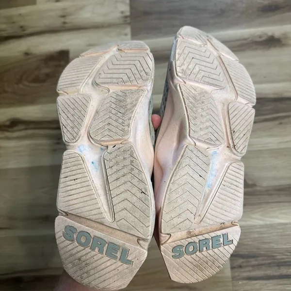 Sorel gray and pink lace up 10 athletic sporty shoes - Image 4