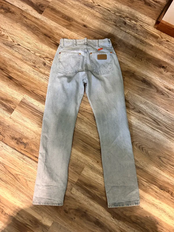 Vintage Wrangler jeans, light wash - Image 2