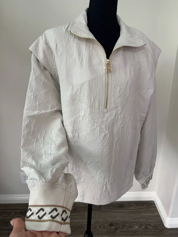 Nike NWT Women’s Oversized Textured Jacket Size S - Image 2