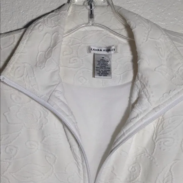 FINAL MARKDOWN Ladies' Laura Ashley Textured Zippered Jacket med - Image 2