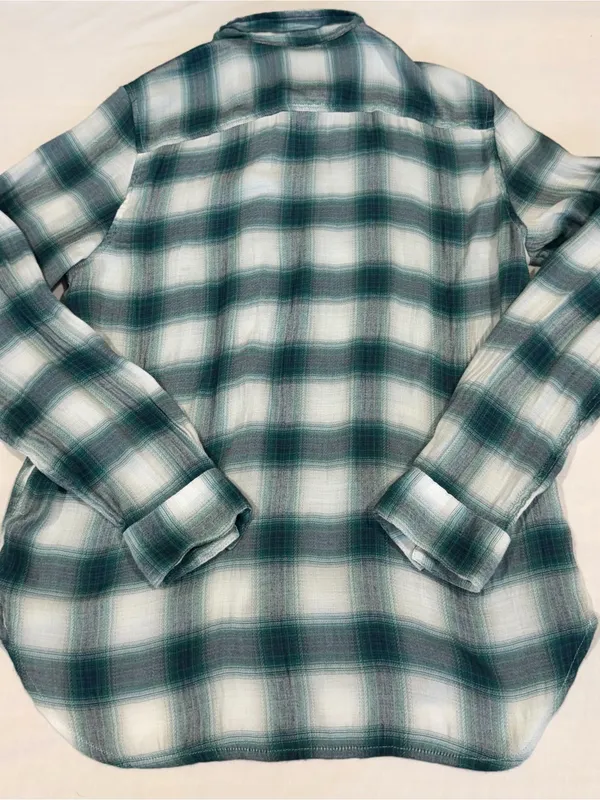 American Eagle Outfitters Boyfriend Fit Green Plaid Flannel Small Long Sleeve - Image 7