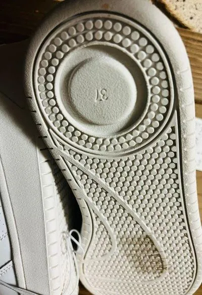 H&M NWT Women white sneakers size 6 - Image 6