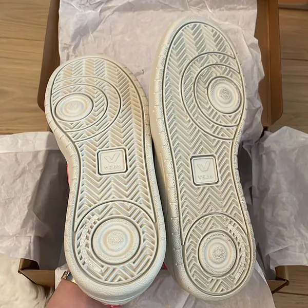 Veja v10 white rose - Image 5