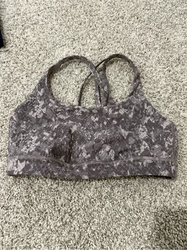 Lululemon sports bra - Image 3