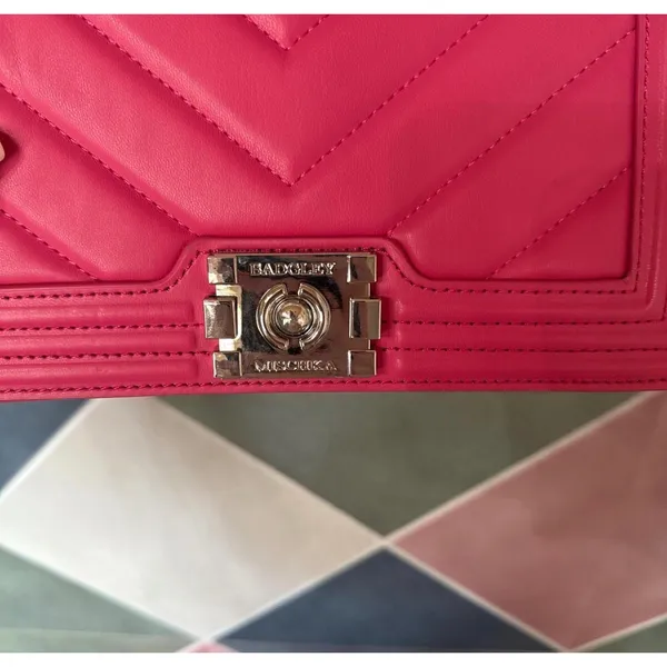 Badgley Mischka Hot Pink Chevron Quilted Crossbody Bag Silver Hardware - Image 2