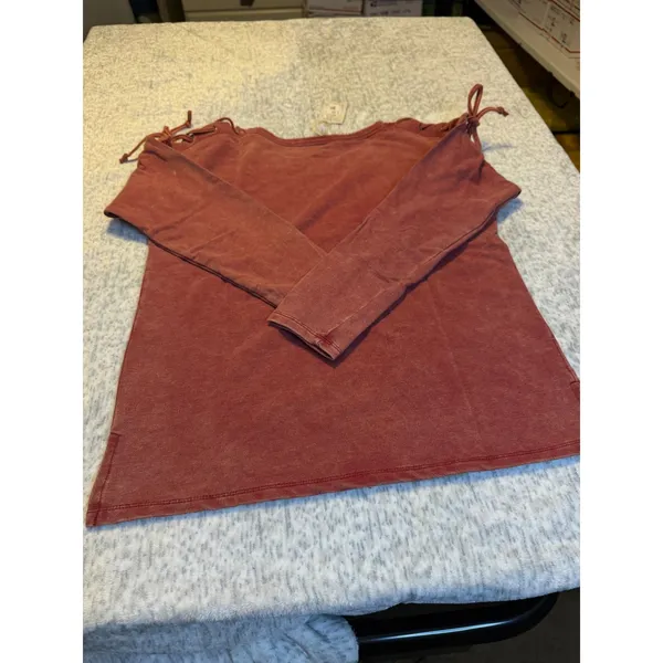 Poof Womens Long Sleeve Tie Shoulder Washed Red Casual Top‎ medium NWT - Image 3