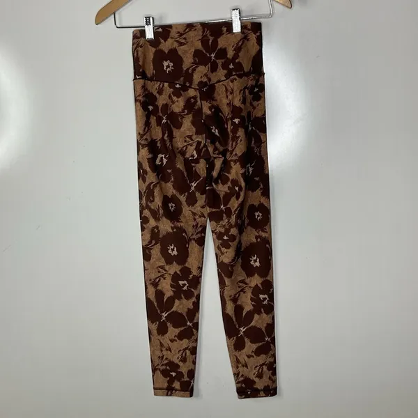 Aerie Offline Brown Floral Leggings Size‎ Medium - Image 3
