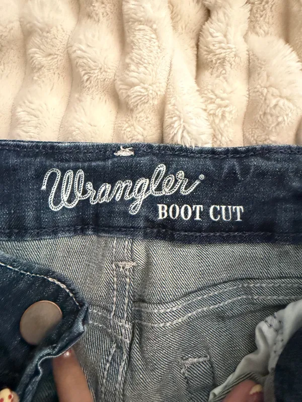 Wrangler Bootcut Jeans Women’s - Image 2