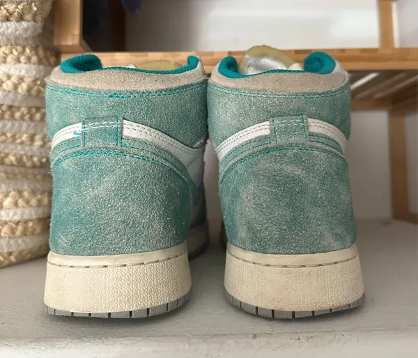 Air Jordan 1 - Image 4