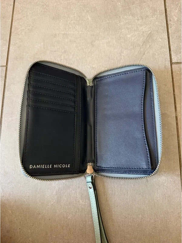 Danielle Nicole Purse - Image 3