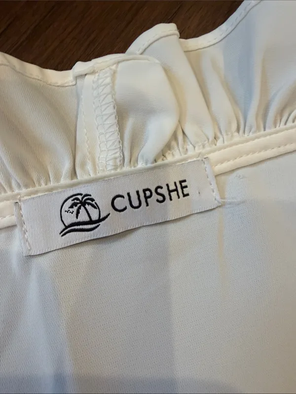 Cupshe White Ruffled V-Neck Sleeveless Top Medium - C66-005 - Image 2