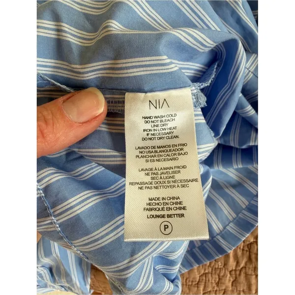 NIA South Moon Under Striped Cropped Button Down Shirt Blue‎ White L NWT - Image 4