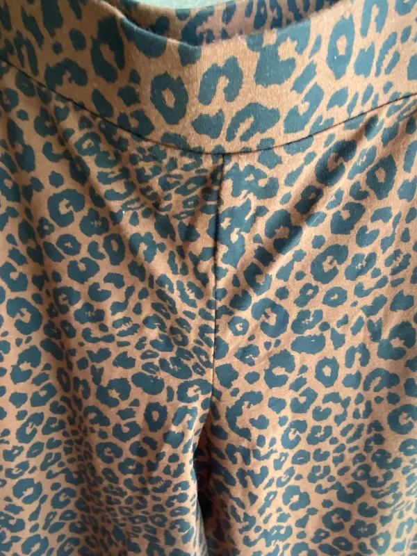Joan Vass Women’s XL stretch Cheetah print paint - Image 4