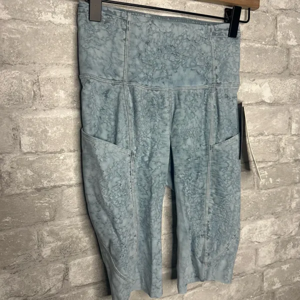 Lululemon Fast and Free High Rise Short 10" Tie Dye NWT Size 2 (ITYB) LW7BKCS - Image 2