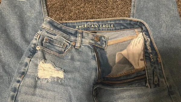 American Eagle Jeans - Image 5