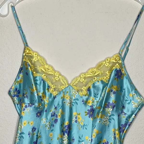 Victoria's Secret‎ Floral Negligee - Image 6