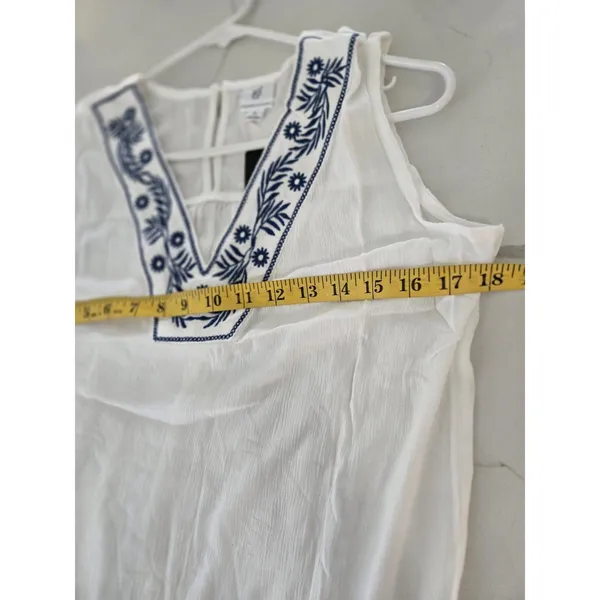 Gibsonlook Embroidered V-Neck Top White Navy Floral Blouse Women M NWT - Image 6