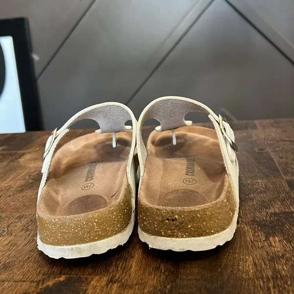 CUSHIONAIRE Leah Leather Thong Sandals Size 7 Granola - Image 8