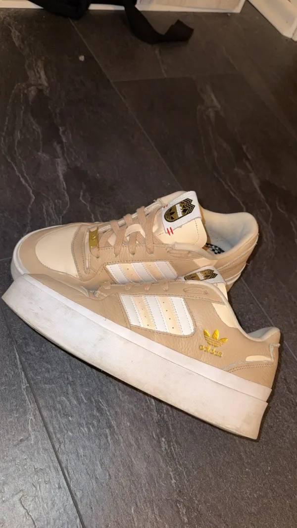 Adidas Shoes - Image 4