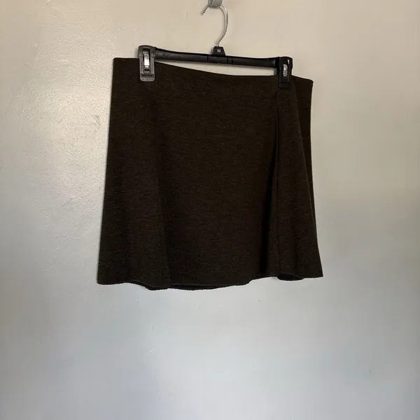 ZARA Women’s Stretchy Skirt | Trafaluc/Olive green Fall/Winter collection Large - Image 3
