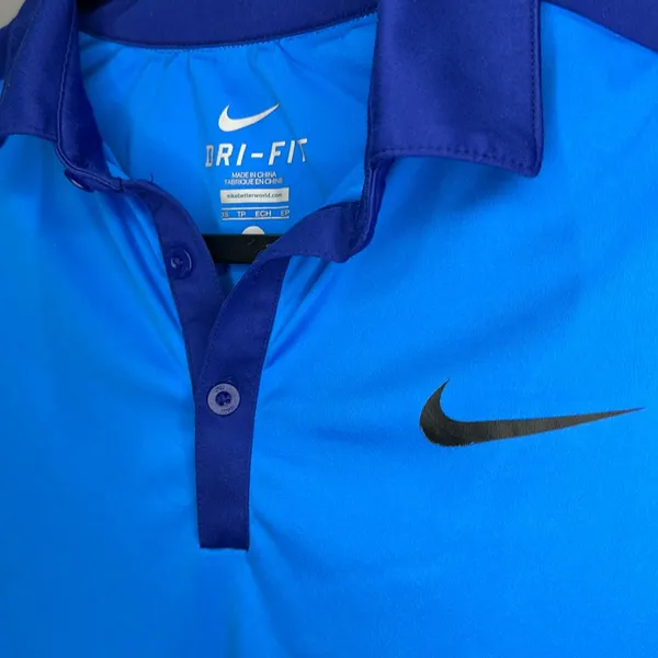 Nike Dri-Fit Golf Short Sleeved Dry Fit Shirt, Size XS - Image 2